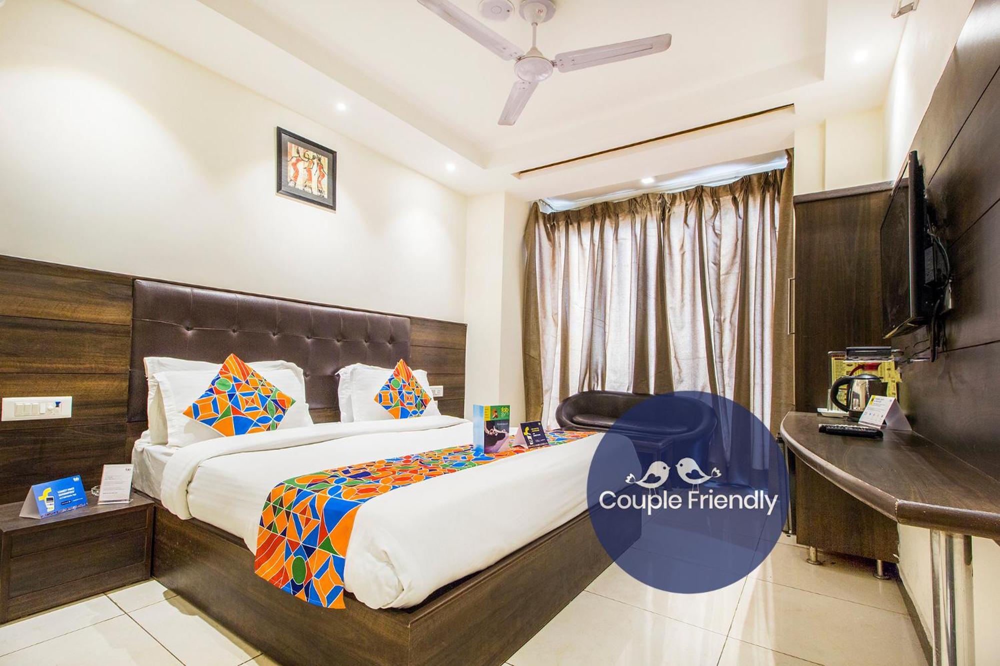 Hotel FabExpress Le Continental Nuova Delhi Esterno foto