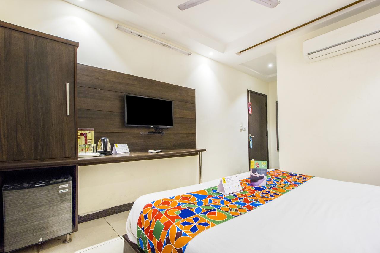 Hotel FabExpress Le Continental Nuova Delhi Esterno foto