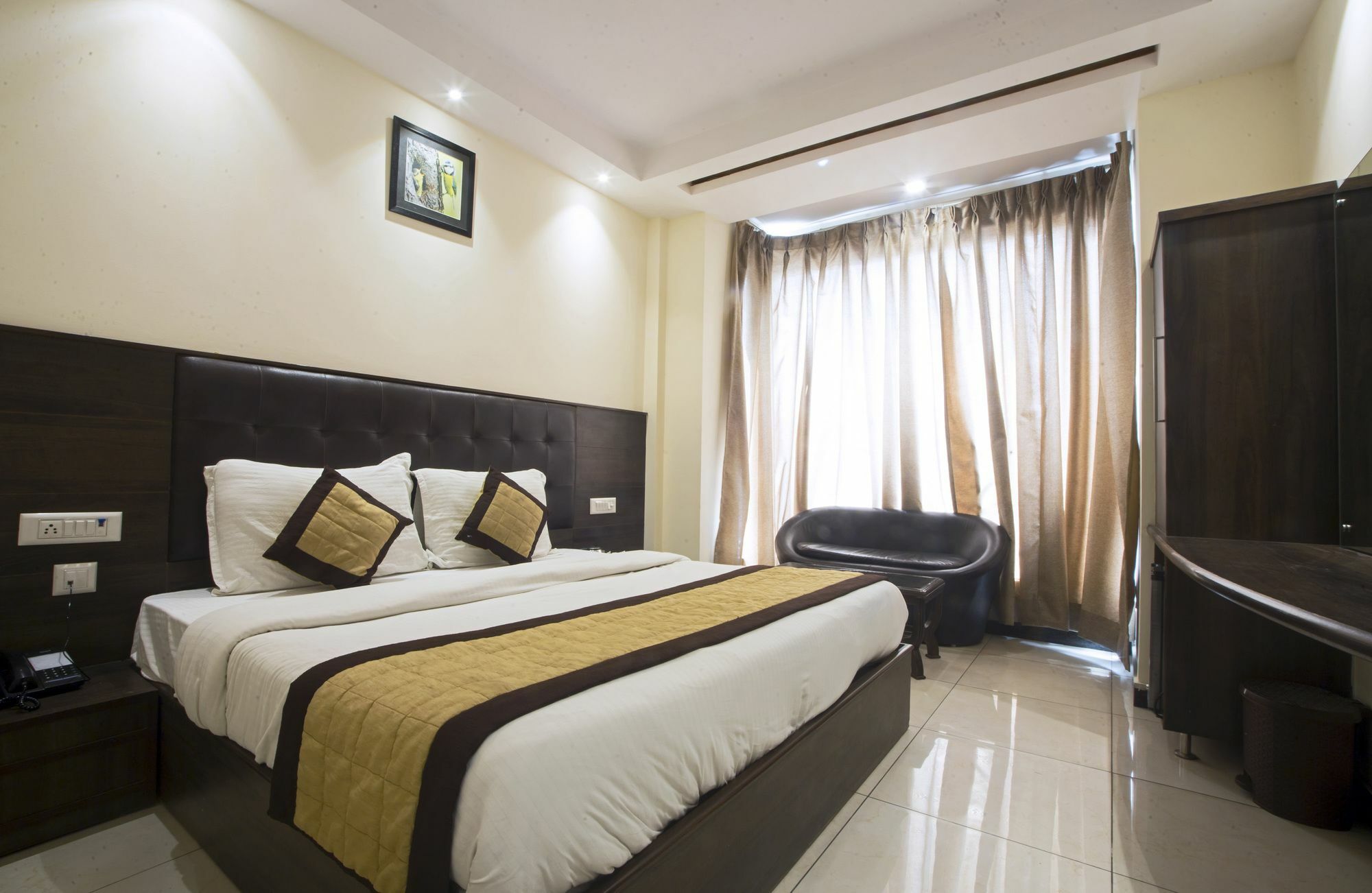 Hotel FabExpress Le Continental Nuova Delhi Esterno foto