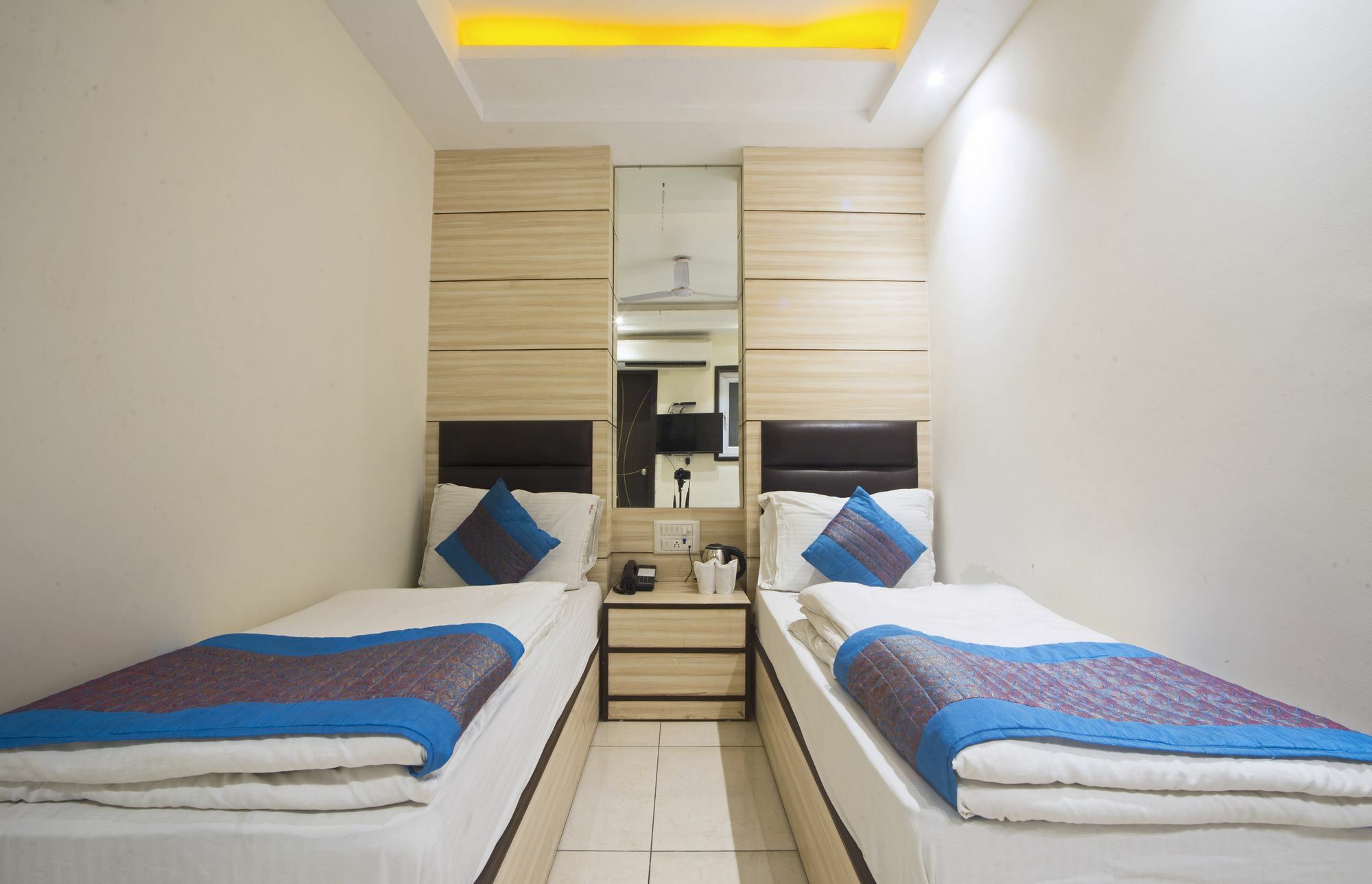 Hotel FabExpress Le Continental Nuova Delhi Esterno foto