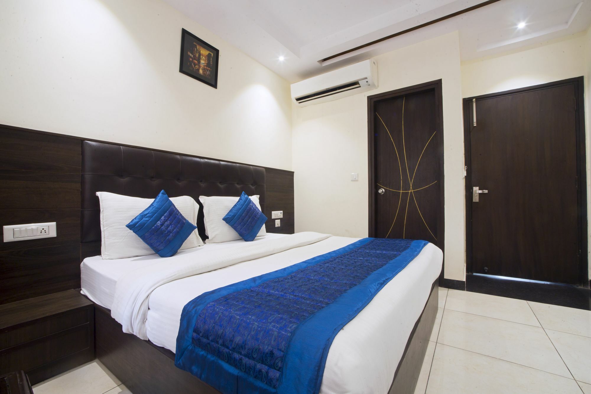 Hotel FabExpress Le Continental Nuova Delhi Esterno foto